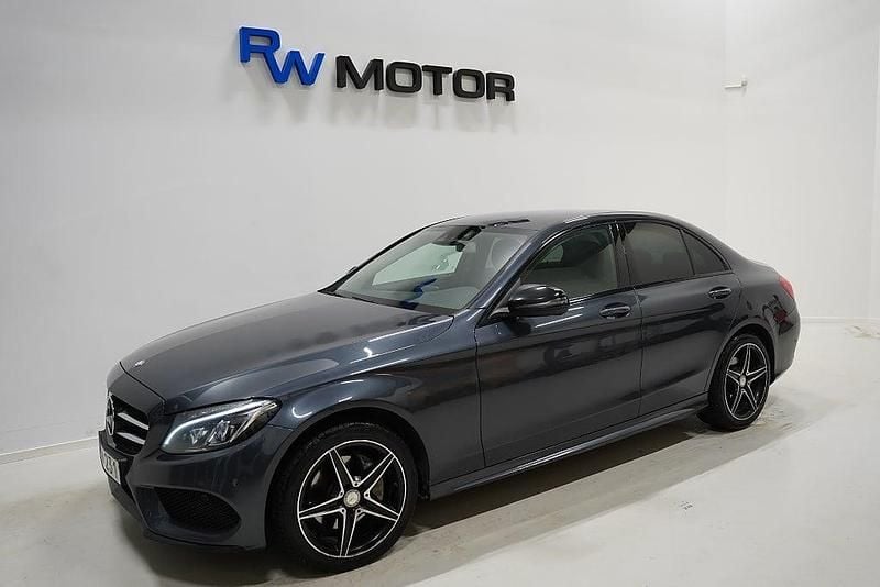 Grå Begagnad 2016 Mercedes C220 AMG Sedan | 169 900 kr (Marknadspris) - Bild 1/4