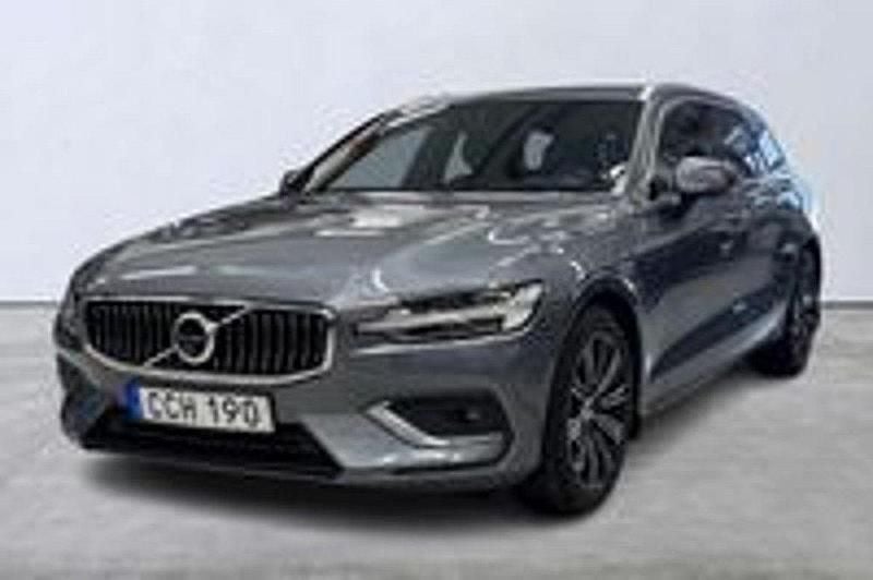 Grå Begagnad 2018 Volvo V60 Inscription Kombi | 299 900 kr (Lite dyr) - Bild 1/4