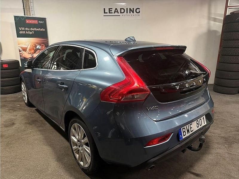 Begagnad Volvo V40 Momentum 177 HK (130 kW) 2013 Blå