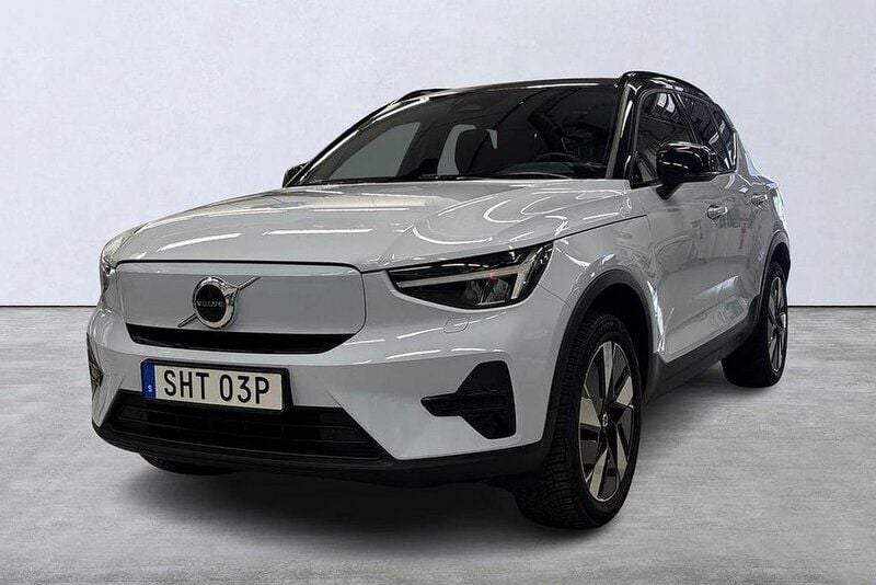 Ljusblå Begagnad 2023 Volvo XC40 Core SUV | 439 900 kr - Bild 1/4