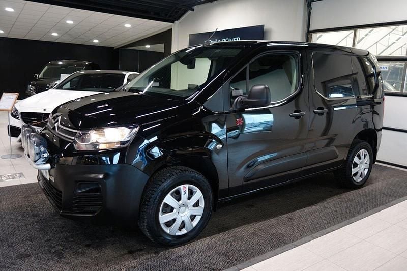 Svart Begagnad 2020 Citroën Berlingo Minibuss | 229 000 kr (Marknadspris) - Bild 1/4