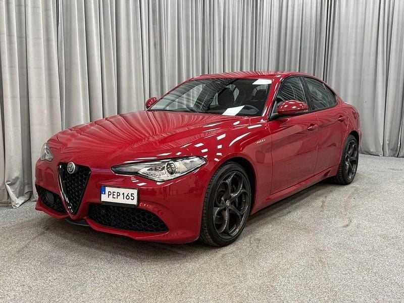 Begagnad Alfa Romeo Giulia Veloce 280 HK (205 kW) 2017 Röd Sedan