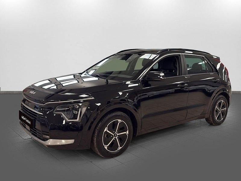 Svart Begagnad 2023 Kia Niro SUV | 279 000 kr (Superpris) - Bild 1/4