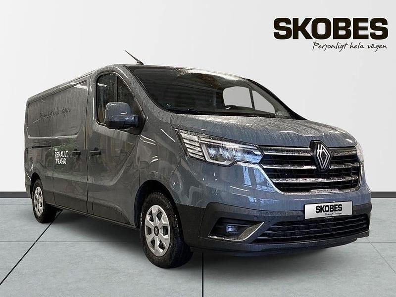Grå Begagnad 2025 Renault Trafic Van | 419 400 kr - Bild 1/3