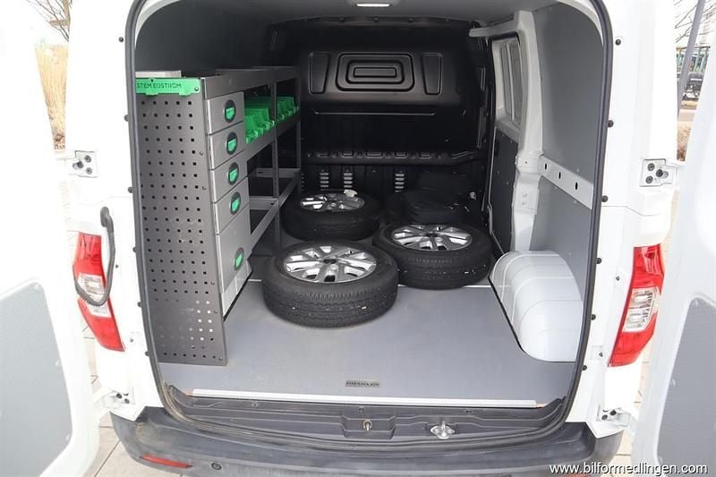 Begagnad Maxus eDeliver 3 89 kW (122 HK) 2022 Vit Van