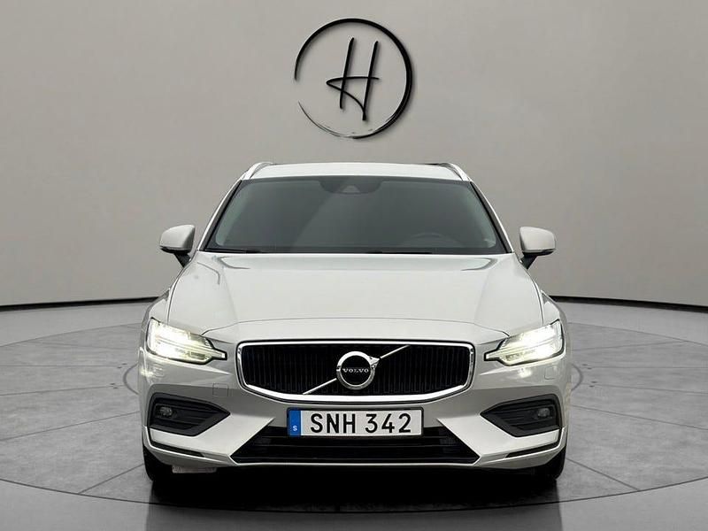 Begagnad Volvo V60 Momentum 190 HK (139 kW) 2018 Vit Kombi