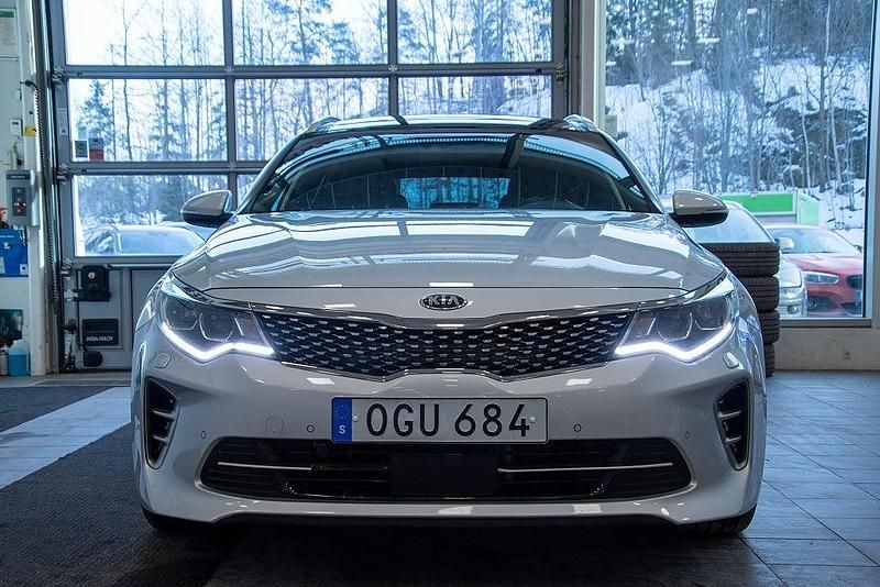Begagnad Kia Optima Turbo 245 HK (180 kW) 2016 Grå Kombi