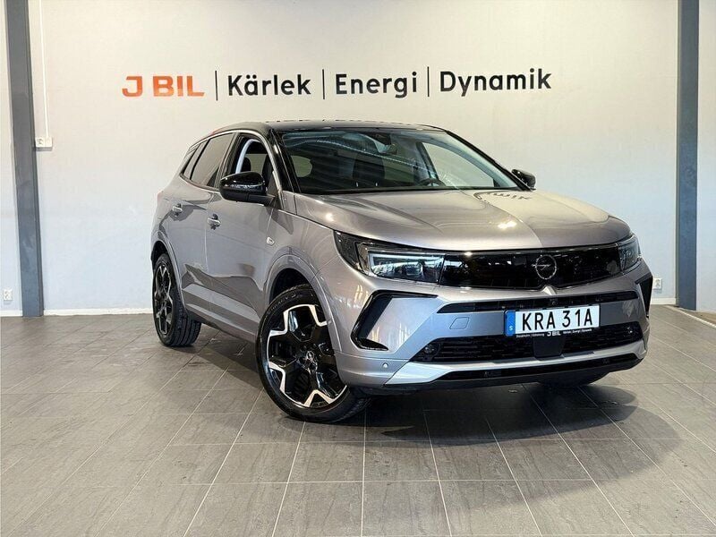 Grå Begagnad 2023 Opel Grandland X Ultimate SUV | 309 900 kr (Dyr) - Bild 1/4