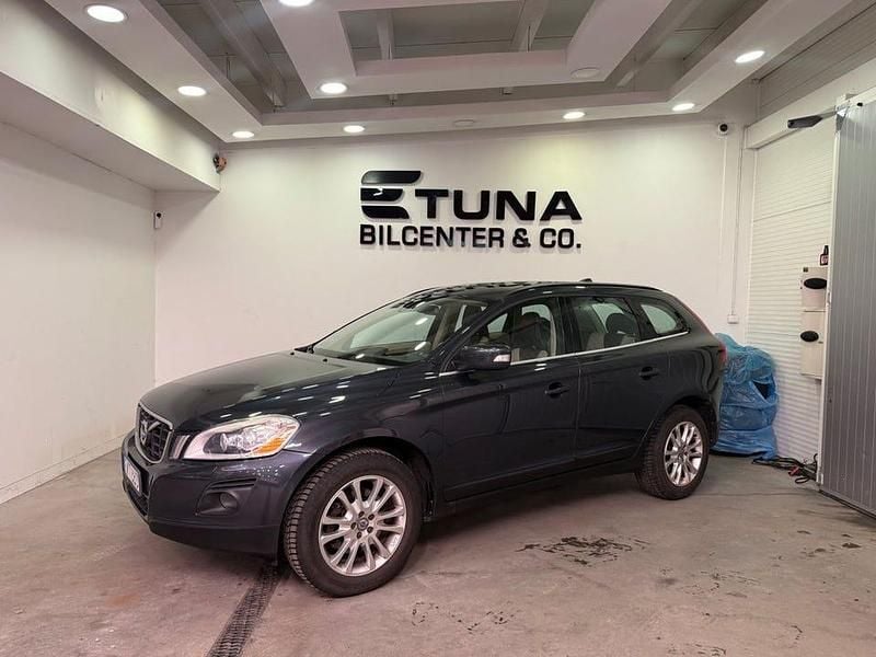 Grå Begagnad 2009 Volvo XC60 Summum SUV | 89 900 kr (Marknadspris) - Bild 1/4