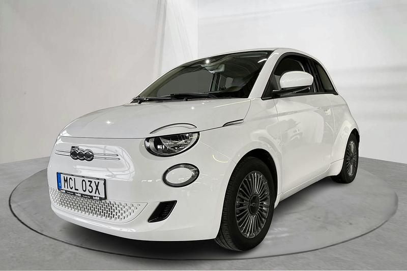 Vit Begagnad 2022 Fiat 500e | 159 000 kr (Superpris) - Bild 1/4