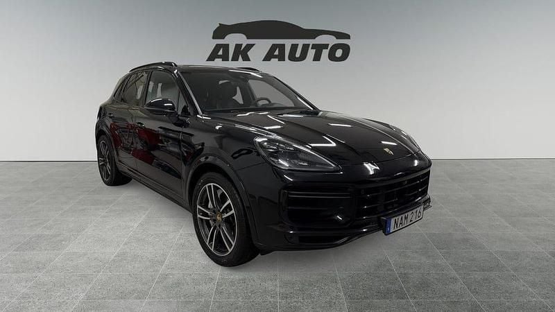 Begagnad Porsche Cayenne Turbo 549 HK (403 kW) 2019 Svart SUV