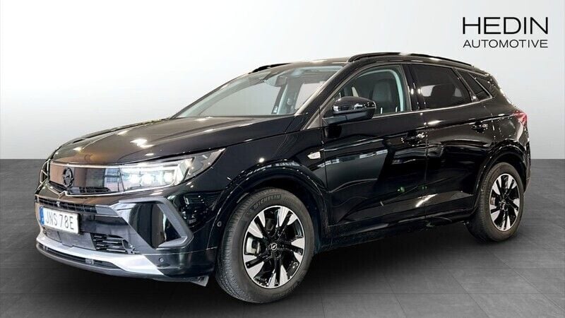 Svart (black) Begagnad 2022 Opel Grandland X SUV | 319 900 kr (Dyr) - Bild 1/4
