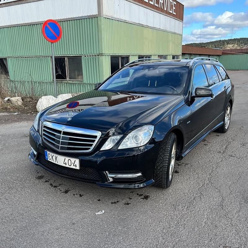 Begagnad Mercedes E350 265 HK (194 kW) 2012 Obstanit svart metalic