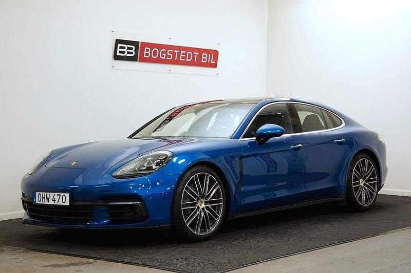 Blå (sapphire blue metallic) Begagnad 2016 Porsche Panamera 4S Sport Sedan | 669 000 kr (Lite dyr) - Bild 1/4