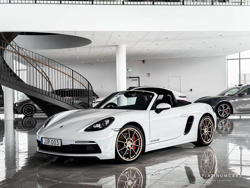 Flerfärgad Begagnad 2024 Porsche 718 Boxster Cab | 1 119 000 kr - Bild 1/4