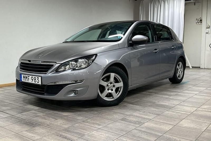 Grå Begagnad 2014 Peugeot 308 Halvkombi | 65 000 kr (Marknadspris) - Bild 1/4