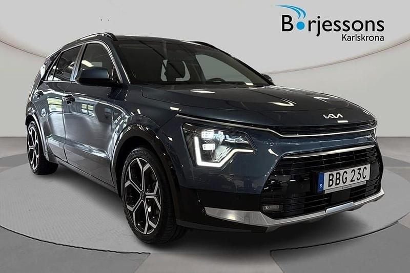 Begagnad Kia Niro 185 HK (136 kW) 2022 Blå SUV
