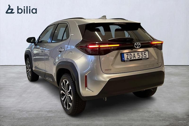 Begagnad Toyota Yaris Hybrid 2023 Silver