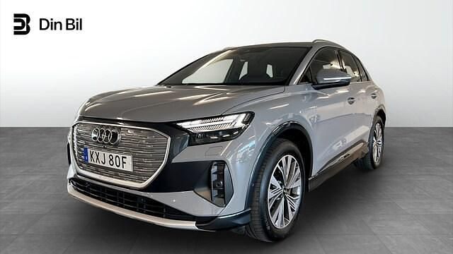 Grå (kiselgrå) Begagnad 2022 Audi Q4 e-tron Proline SUV | 419 900 kr (Marknadspris) - Bild 1/4