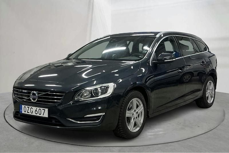 Grå Begagnad 2016 Volvo V60 Summum Kombi | 114 000 kr (Bra pris) - Bild 1/4