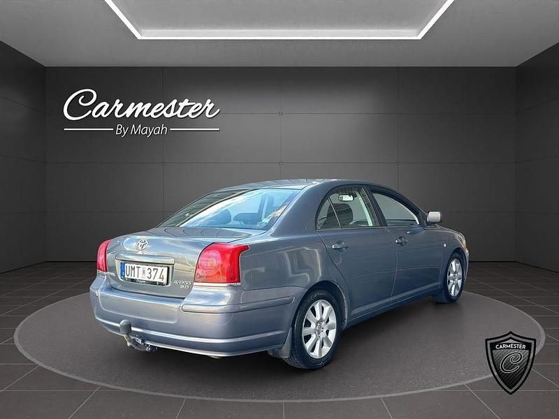 Begagnad Toyota Avensis 147 HK (108 kW) 2004 Grå Sedan