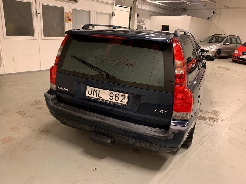 Begagnad Volvo V70 140 HK (102 kW) 2003 Mörkblå (blå) Kombi