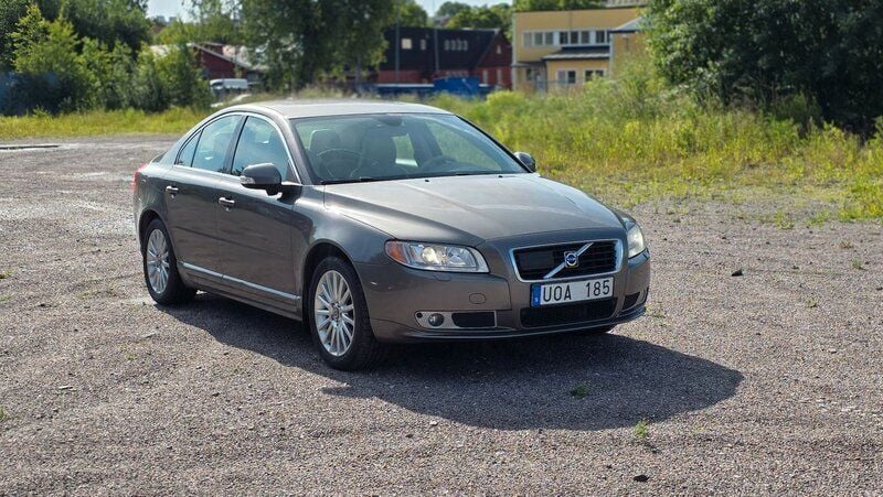 Grå Begagnad 2007 Volvo S80 Summum Sedan | 29 900 kr (Superpris) - Bild 1/4