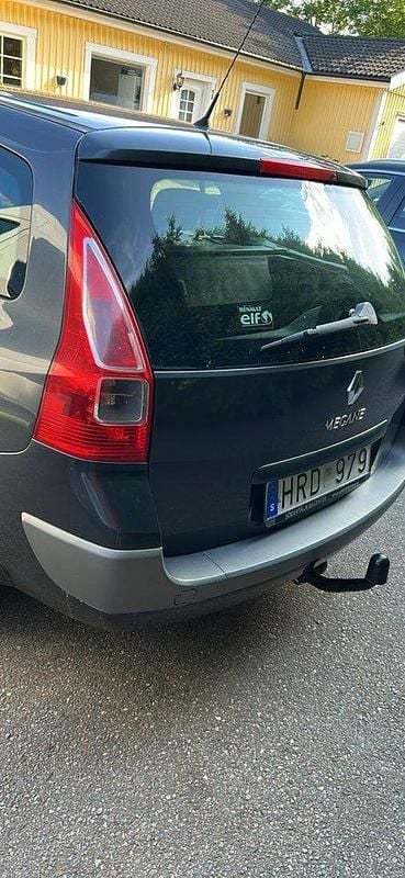 Grå Begagnad 2008 Renault Mégane GrandTour Kombi | 25 000 kr (Marknadspris) - Bild 1/3