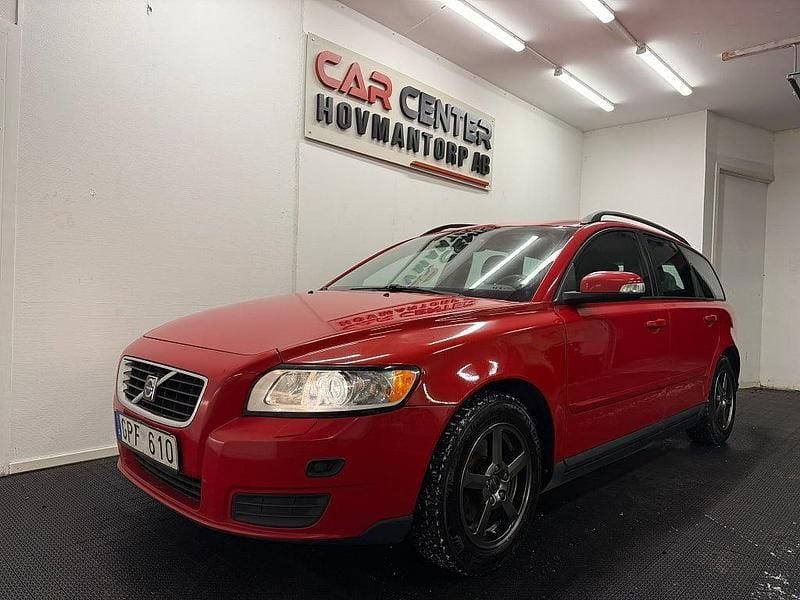 Röd Begagnad 2007 Volvo V50 Kinetic Kombi | 34 900 kr (Dyr) - Bild 1/4