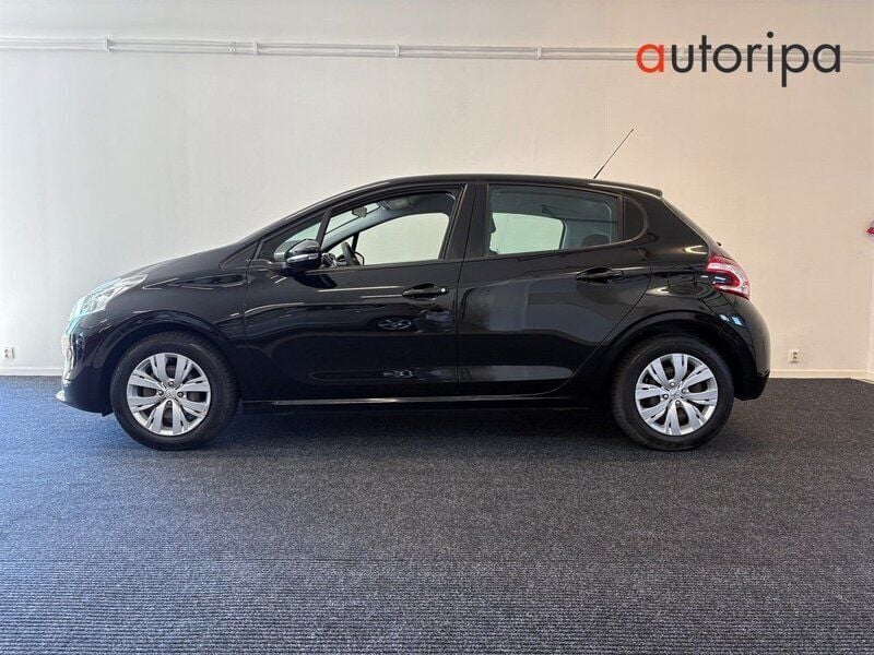 Svart (svart metallic) Begagnad 2014 Peugeot 208 Halvkombi | 74 900 kr (Marknadspris) - Bild 1/4