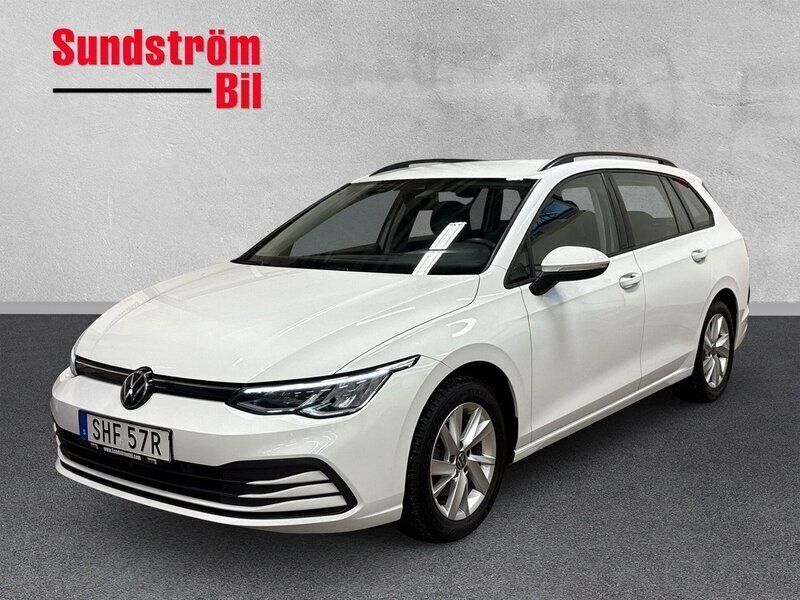 Vit Begagnad 2021 VW Golf VIII Kombi | 244 900 kr (Marknadspris) - Bild 1/3