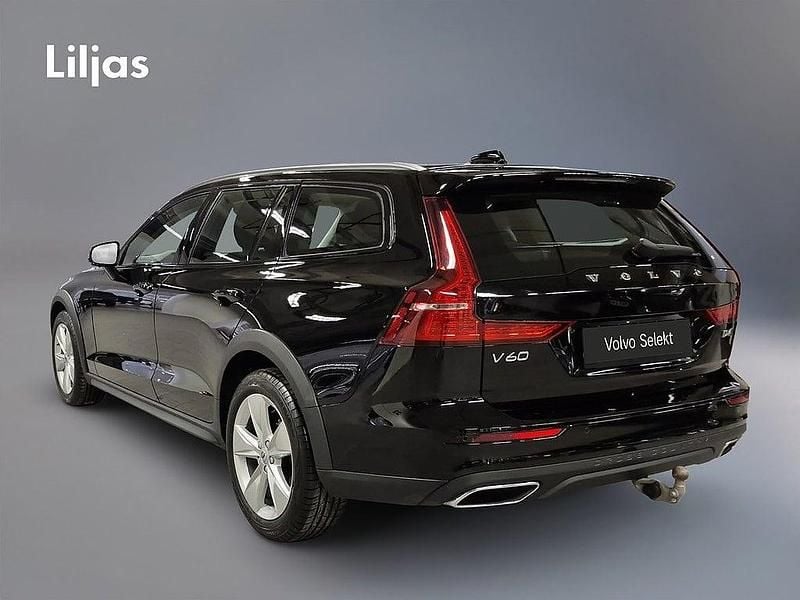 Begagnad Volvo V60 CC 192 HK (141 kW) 2020 Svart Kombi