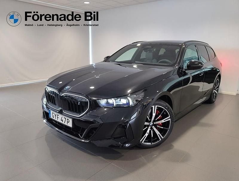 Svart Begagnad 2026 BMW i5 Comfort Edition Kombi | 709 000 kr (Superpris) - Bild 1/4