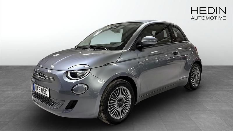 Grå Begagnad 2022 Fiat 500e Icon Halvkombi | 194 900 kr (Marknadspris) - Bild 1/4
