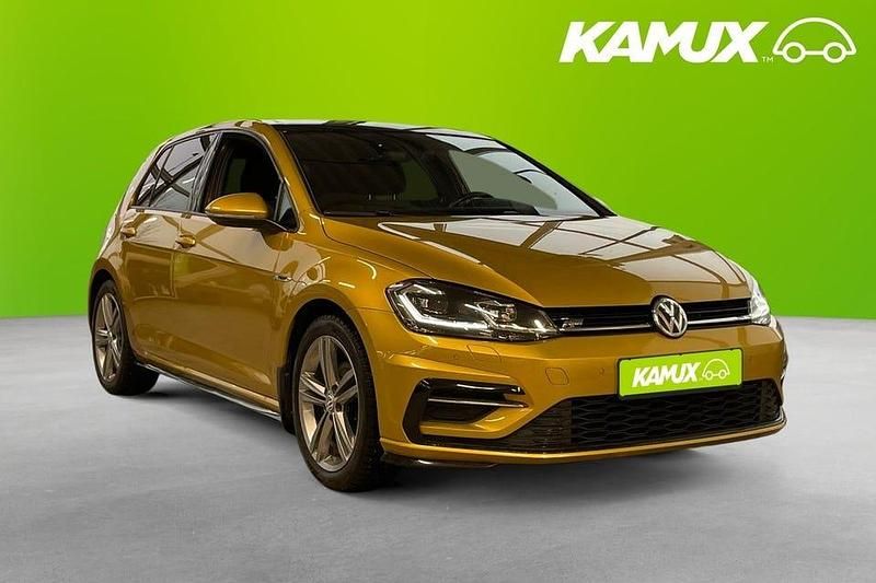 Gul/beige Begagnad 2017 VW Golf VII R-line Halvkombi | 158 700 kr (Marknadspris) - Bild 1/4