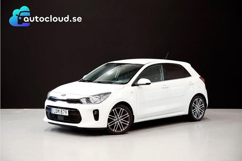 Vit Begagnad 2017 Kia Rio Launch Edition Halvkombi | 129 800 kr (Marknadspris) - Bild 1/1