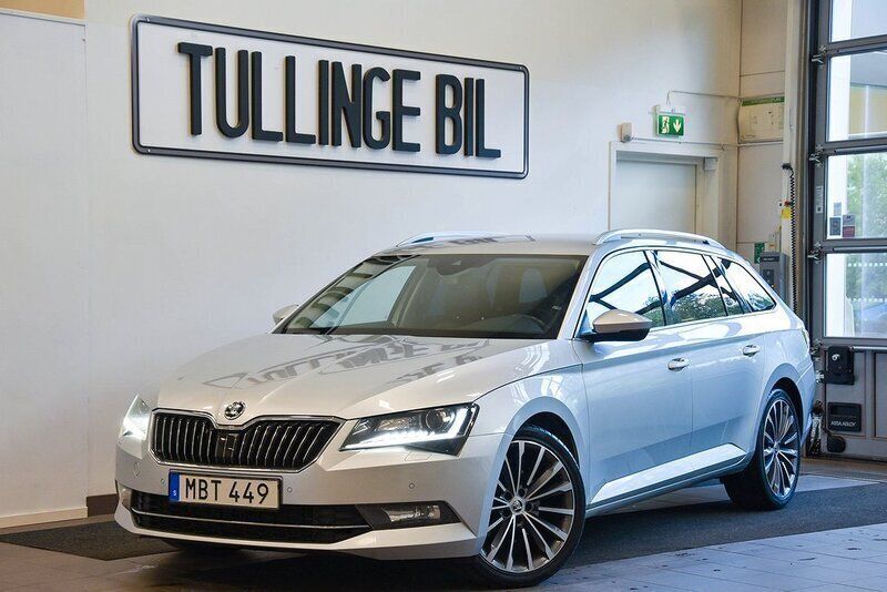 Silver Begagnad 2018 Skoda Superb Business Line Kombi | 229 800 kr (Superpris) - Bild 1/2