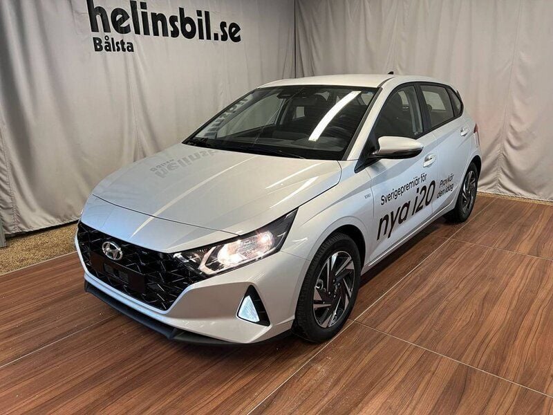 Begagnad Hyundai i20 Essential 101 HK (74 kW) 2022 Grå (sleek silver) Halvkombi