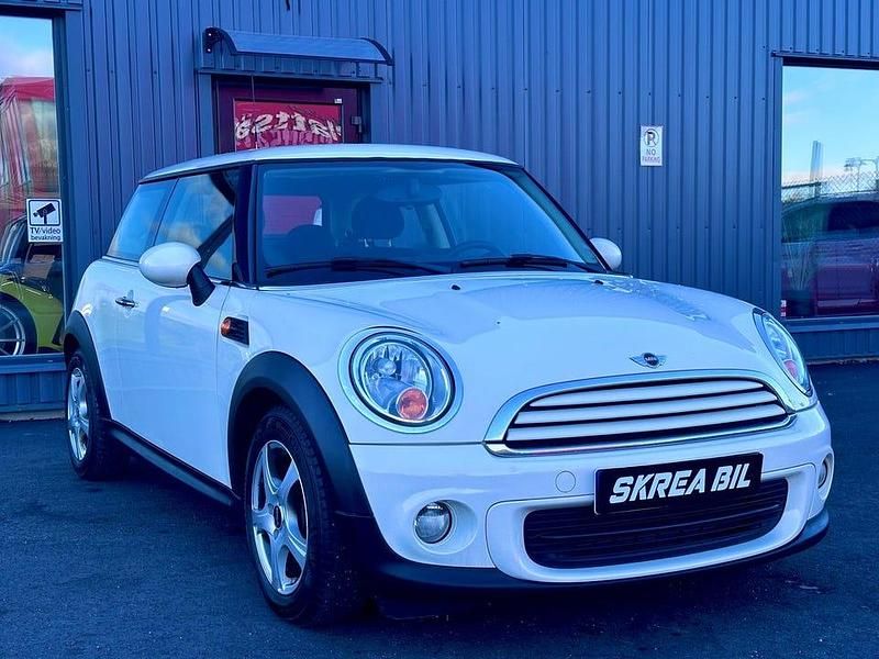 Begagnad Mini ONE 76 HK (55 kW) 2013 Vit Halvkombi