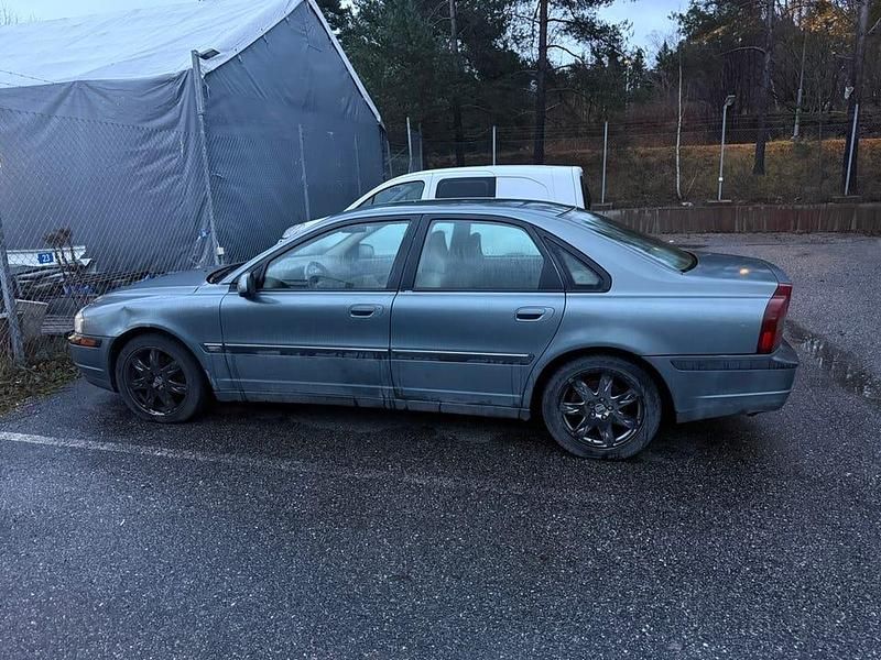 Begagnad 2002 Volvo S80 Sedan | 15 000 kr (Bra pris) - Bild 1/4