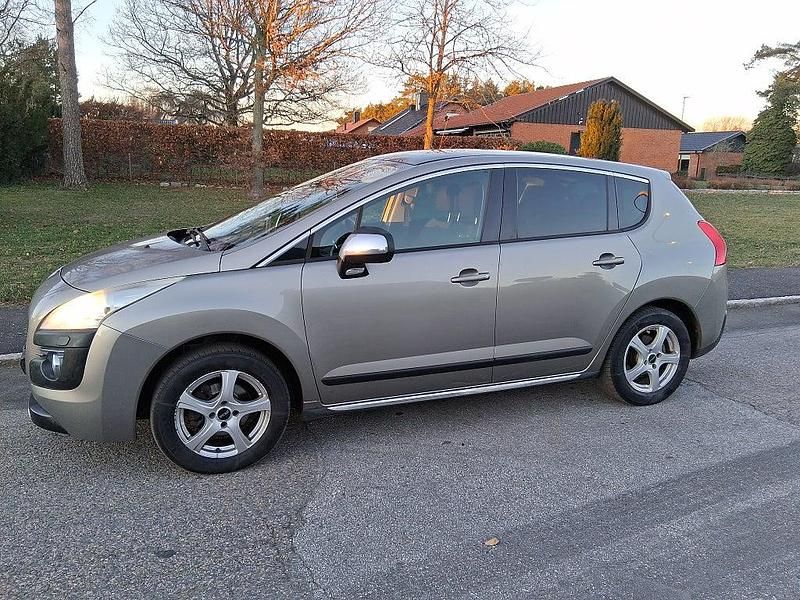 Grå Begagnad 2010 Peugeot 3008 Kombi | 49 500 kr (Marknadspris) - Bild 1/4