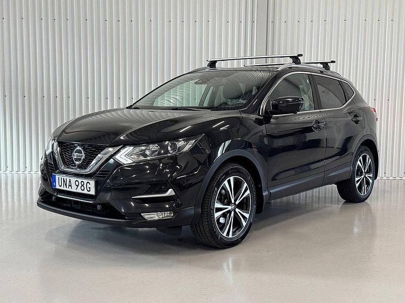 Svart Begagnad 2019 Nissan Qashqai 360º SUV | 139 900 kr (Bra pris) - Bild 1/4