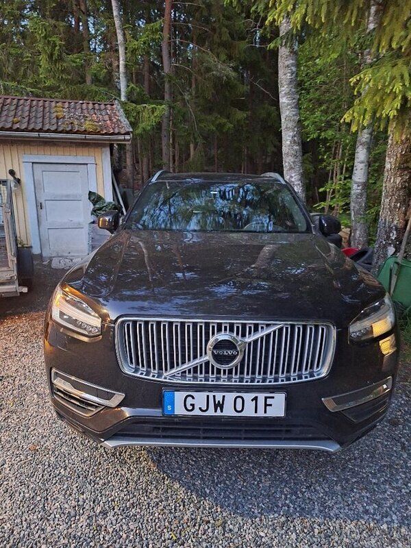 Svart Begagnad 2016 Volvo XC90 Inscription SUV | 279 000 kr (Marknadspris) - Bild 1/1