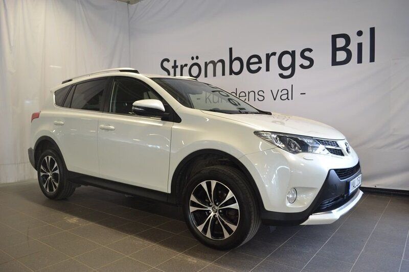 Vit Begagnad 2015 Toyota RAV4 SUV | 189 000 kr (Marknadspris) - Bild 1/4