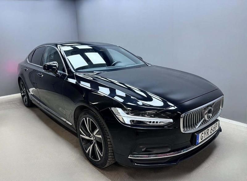 Svart Begagnad 2022 Volvo S90 Sedan | 329 900 kr (Marknadspris) - Bild 1/4