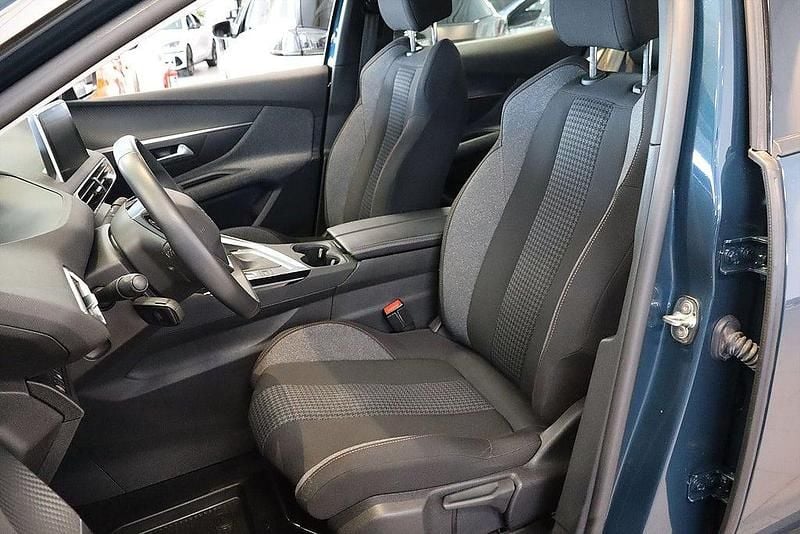 Begagnad Peugeot 3008 Active 131 HK (96 kW) 2022 Blå SUV