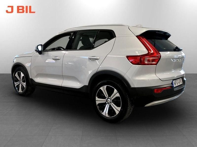 Begagnad Volvo XC40 Momentum 150 HK (110 kW) 2019 Silver SUV