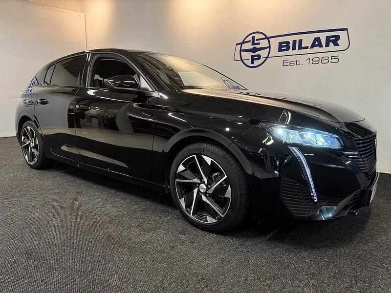 Svart Begagnad 2022 Peugeot 308 Halvkombi | 244 000 kr (Dyr) - Bild 1/4