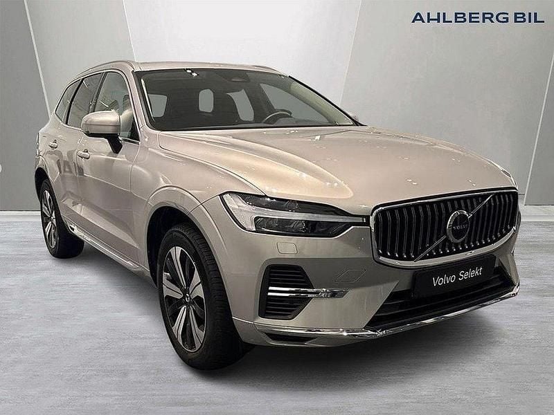 Silver Begagnad 2024 Volvo XC60 Plus SUV | 529 500 kr (Lite dyr) - Bild 1/3
