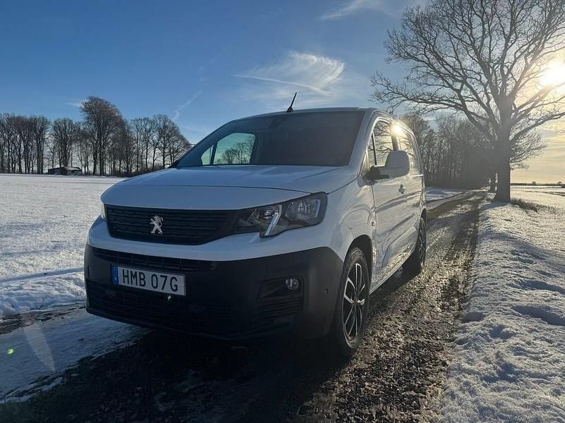 Vit Begagnad 2019 Peugeot Partner Van | 109 900 kr (Bra pris) - Bild 1/4